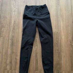 Yogalicious Lux black leggings size XS